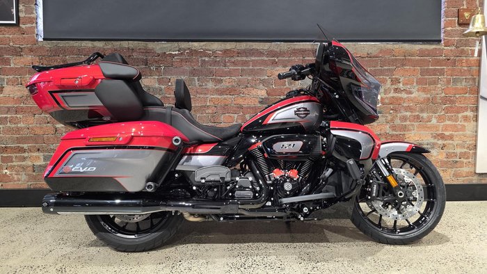 Harley-Davidson CVO Street Glide Limited 121 (FLHXLSE) Touring