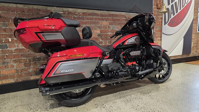 2026 Harley-Davidson CVO Street Glide Limited 121 (FLHXLSE)