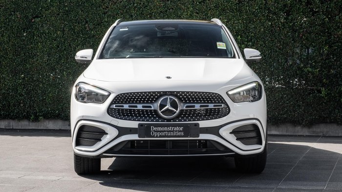 2025 Mercedes-Benz GLA-Class GLA250 e with EQ hybrid technology