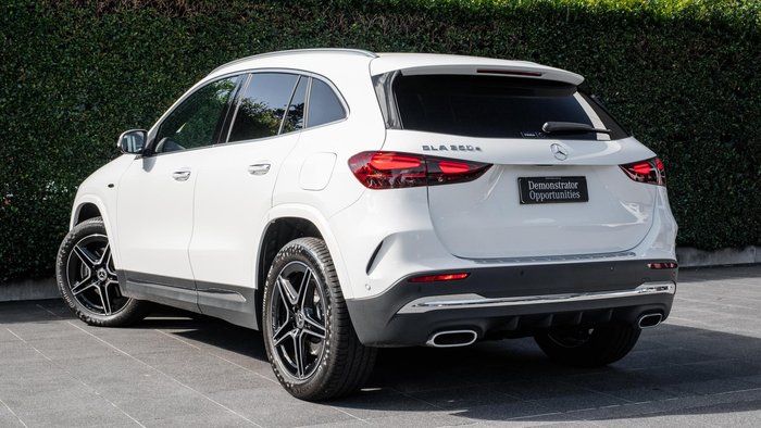 2025 Mercedes-Benz GLA-Class GLA250 e with EQ hybrid technology