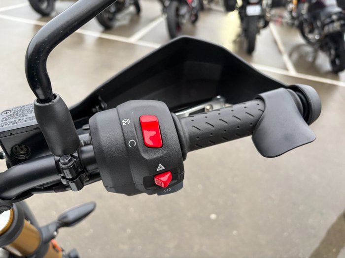 2025 Triumph SCRAMBLER 400 X