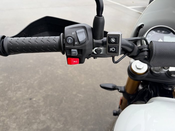 2025 Triumph SCRAMBLER 400 X