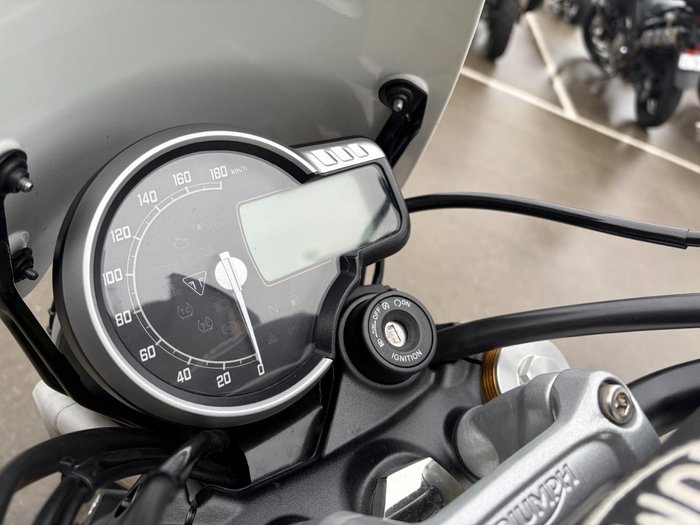 2025 Triumph SCRAMBLER 400 X