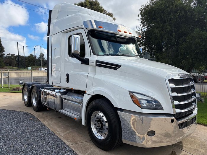 2025 Freightliner Cascadia