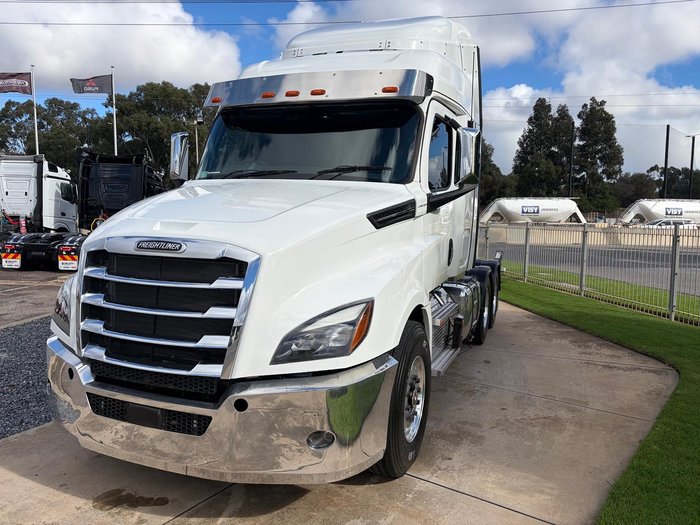 2025 Freightliner Cascadia