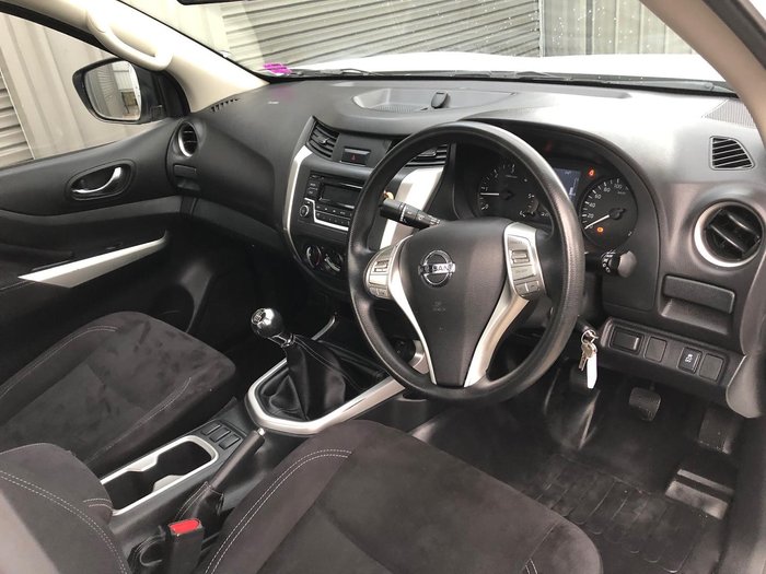 2019 Nissan Navara RX
