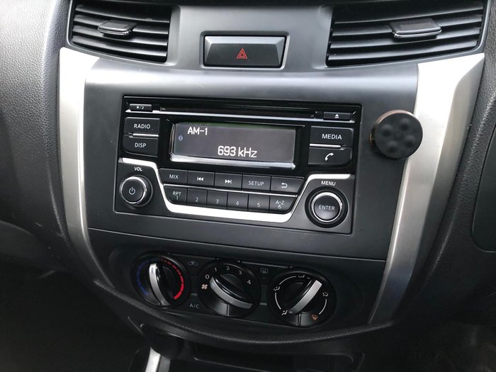 2019 Nissan Navara RX