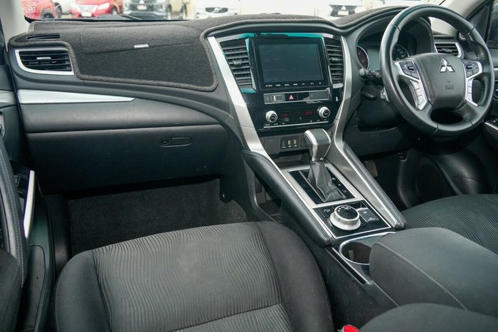 2021 Mitsubishi Pajero Sport GLX