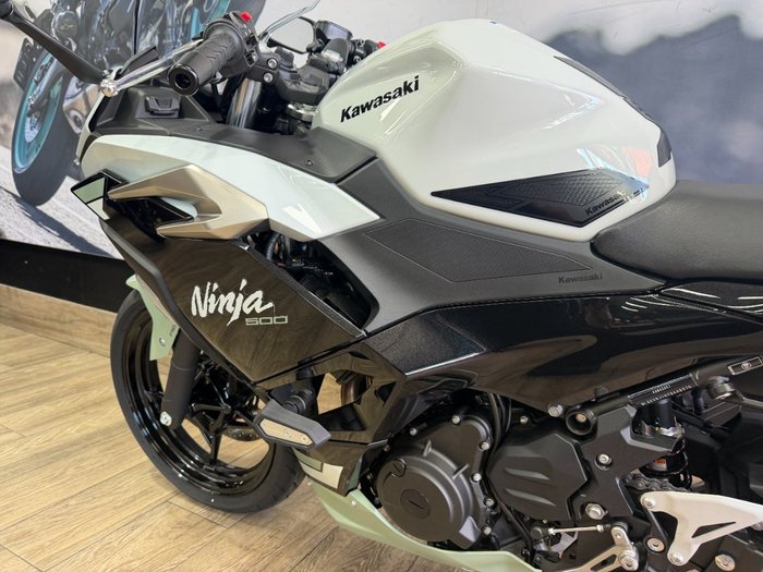 2026 Kawasaki NINJA 500 SE (LAMS) WHITE