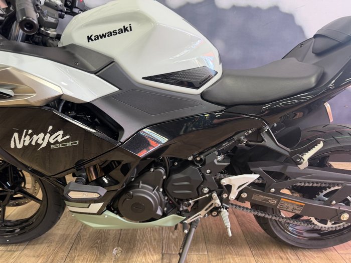 2026 Kawasaki NINJA 500 SE (LAMS) WHITE
