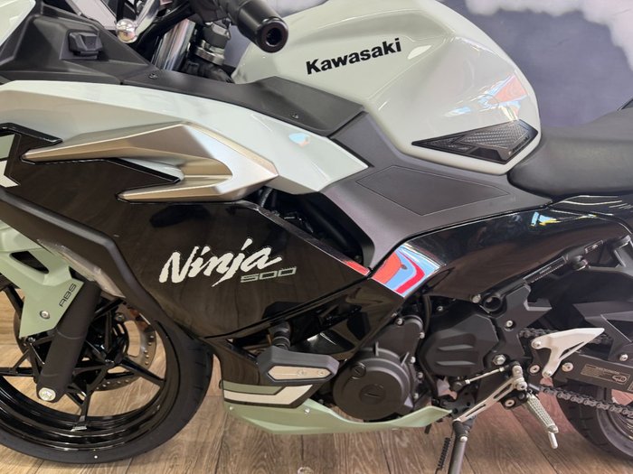2026 Kawasaki NINJA 500 SE (LAMS) WHITE