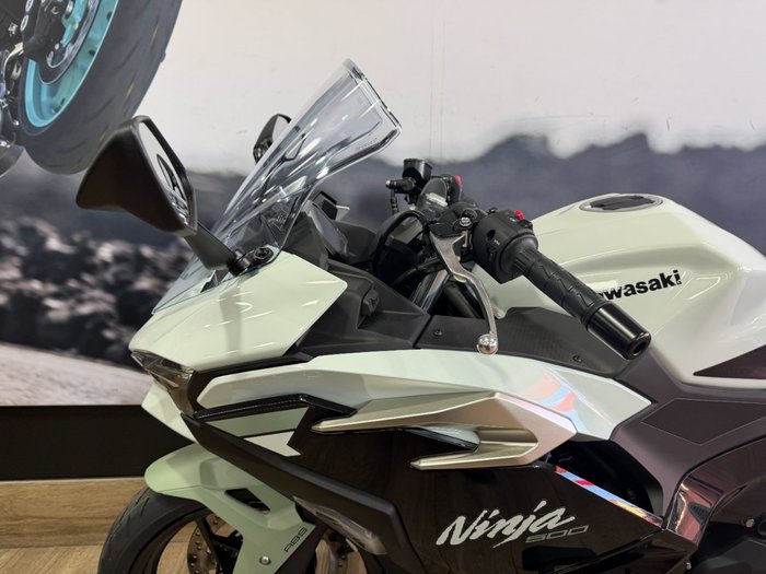 2026 Kawasaki NINJA 500 SE (LAMS) WHITE