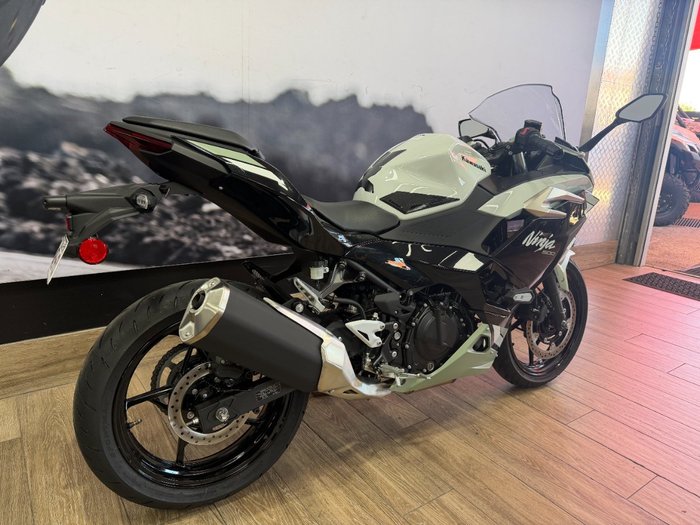 2026 Kawasaki NINJA 500 SE (LAMS) WHITE