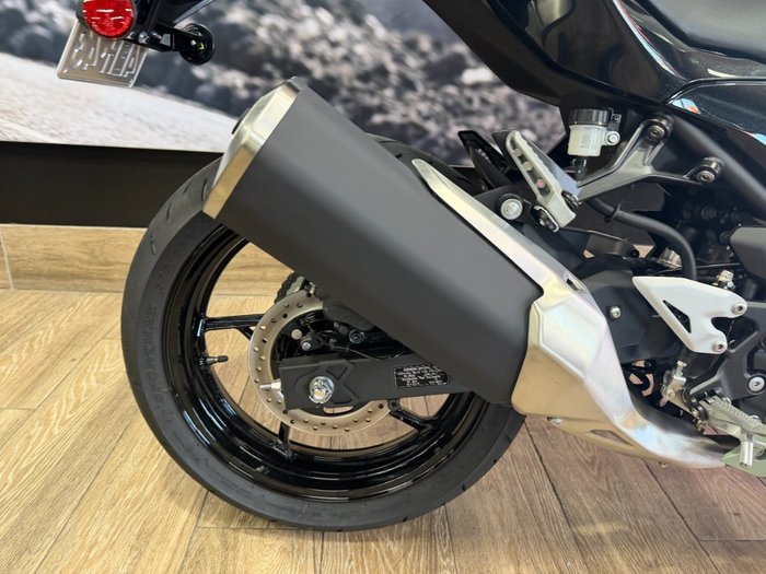 2026 Kawasaki NINJA 500 SE (LAMS) WHITE