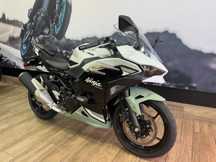 2026 Kawasaki NINJA 500 SE (LAMS) WHITE
