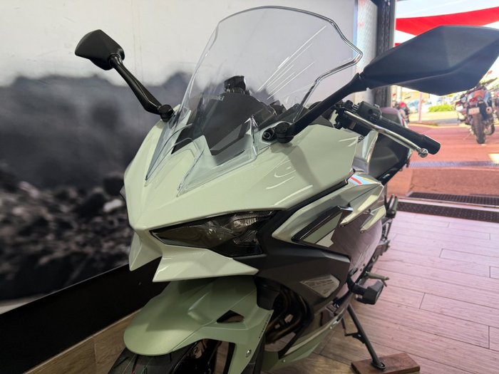 2026 Kawasaki NINJA 500 SE (LAMS) WHITE