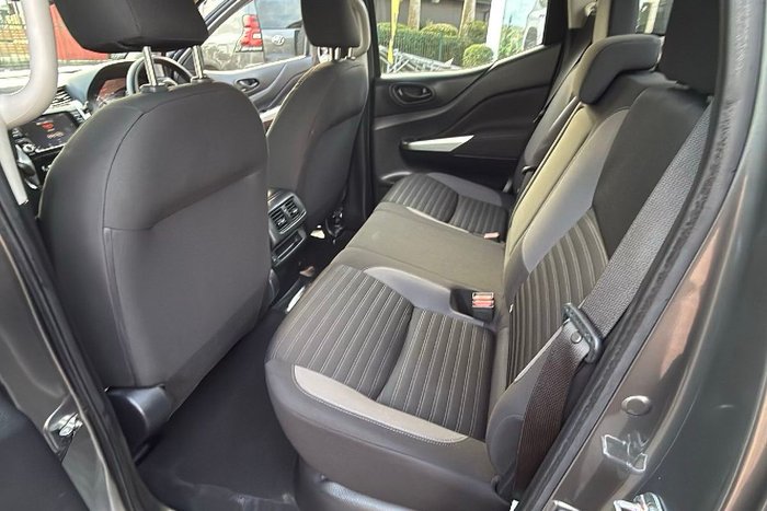 2021 Nissan Navara SL
