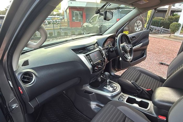 2021 Nissan Navara SL