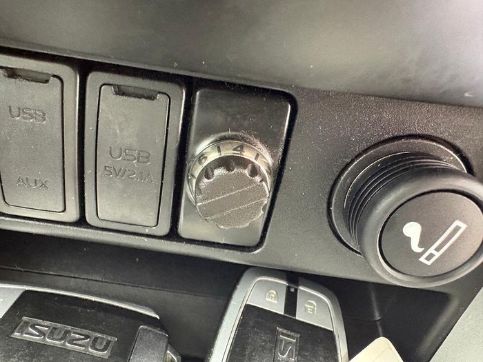 2018 Isuzu MU-X LS-T