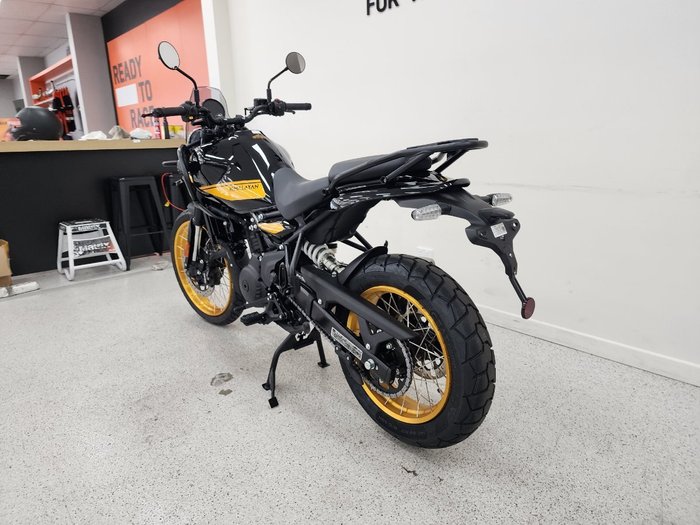 2026 Royal Enfield HIMALAYAN 450 Black