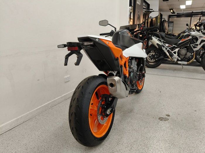 2026 Ktm 990 DUKE Orange