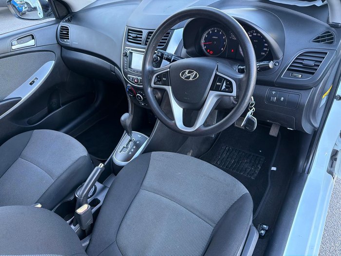 2013 Hyundai Accent Active