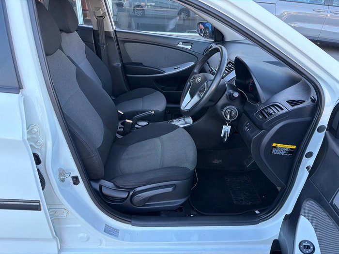 2013 Hyundai Accent Active