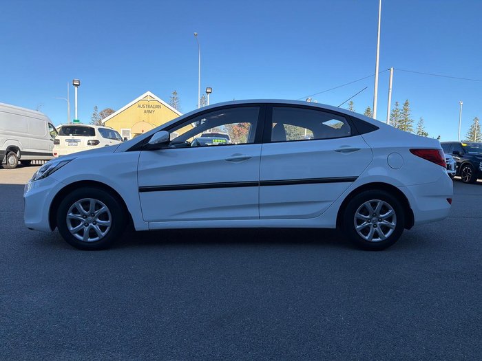 2013 Hyundai Accent Active