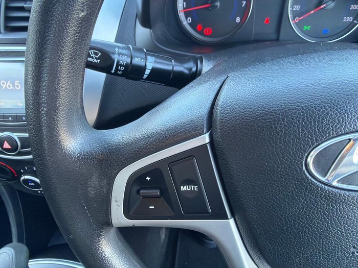 2013 Hyundai Accent Active
