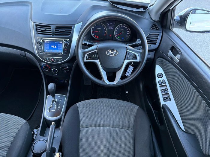 2013 Hyundai Accent Active