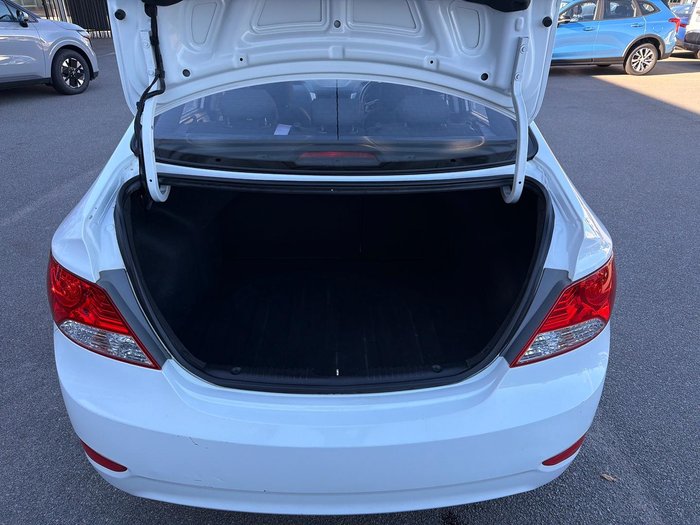 2013 Hyundai Accent Active