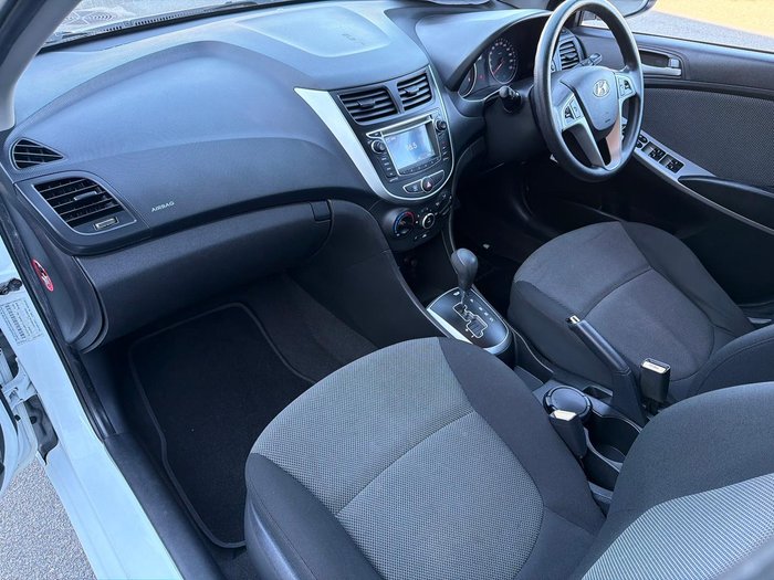 2013 Hyundai Accent Active