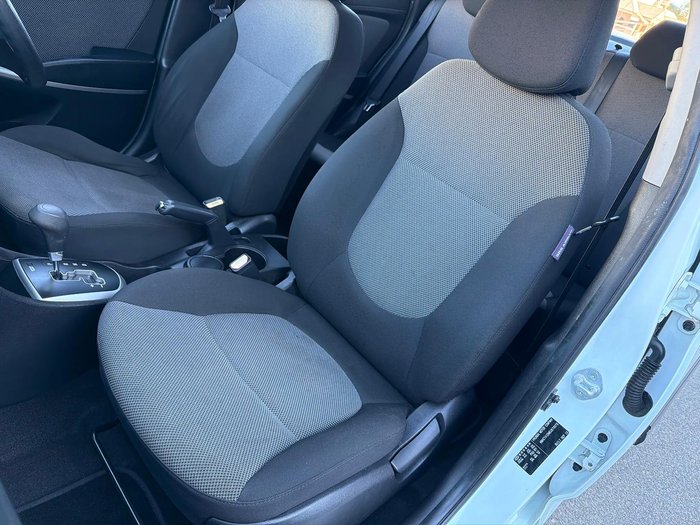 2013 Hyundai Accent Active