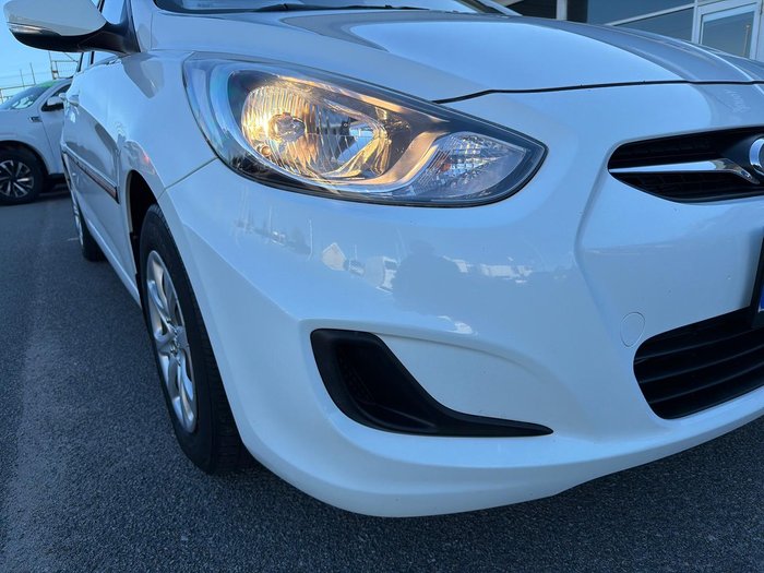 2013 Hyundai Accent Active