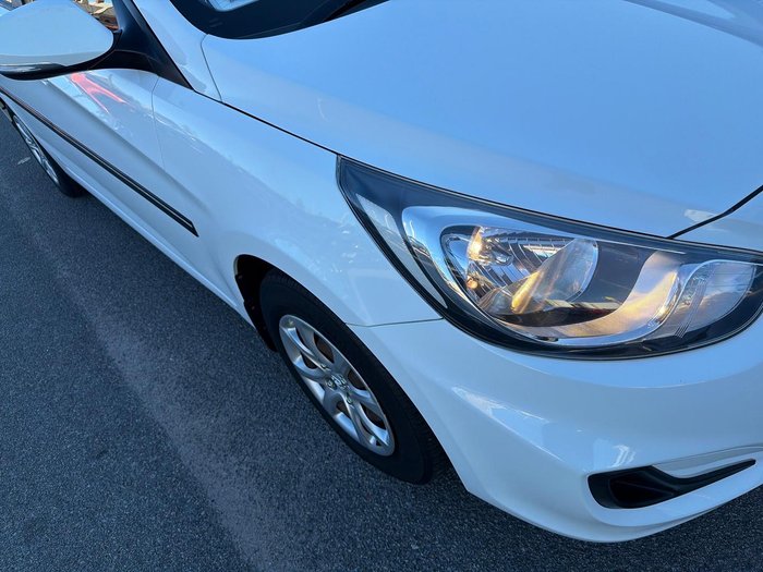 2013 Hyundai Accent Active