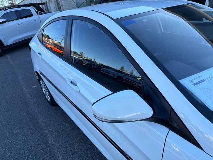 2013 Hyundai Accent Active