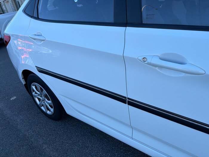 2013 Hyundai Accent Active