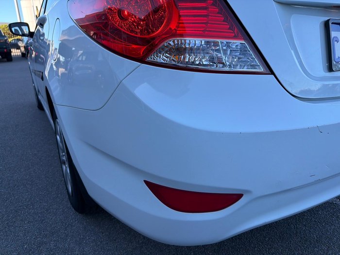 2013 Hyundai Accent Active