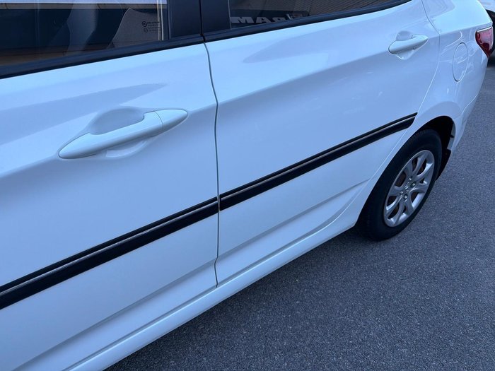 2013 Hyundai Accent Active