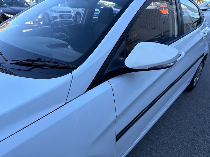 2013 Hyundai Accent Active