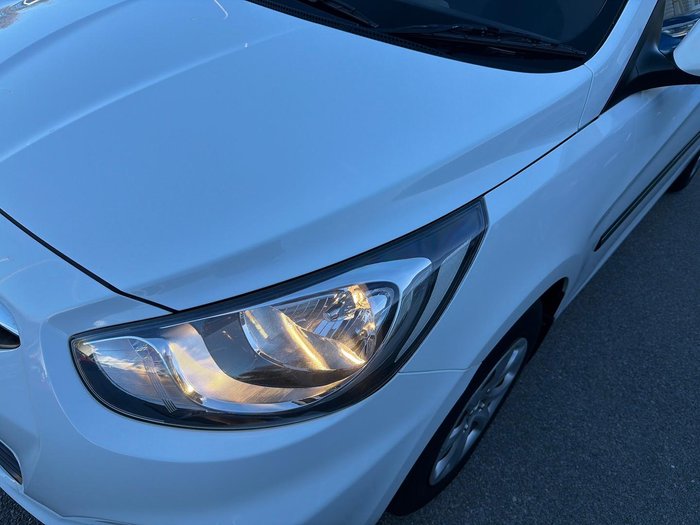2013 Hyundai Accent Active