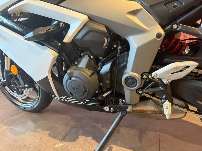 2024 Triumph Daytona 660 LAMS Daytona White