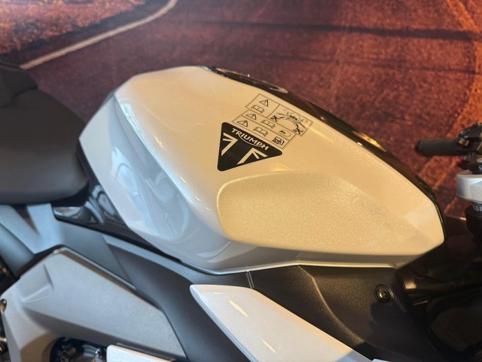 2024 Triumph Daytona 660 LAMS Daytona White