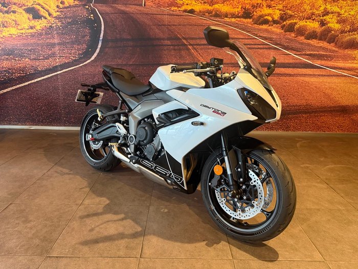 2024 Triumph Daytona 660 LAMS Daytona White