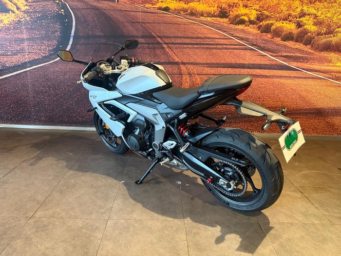 2024 Triumph Daytona 660 LAMS Daytona White