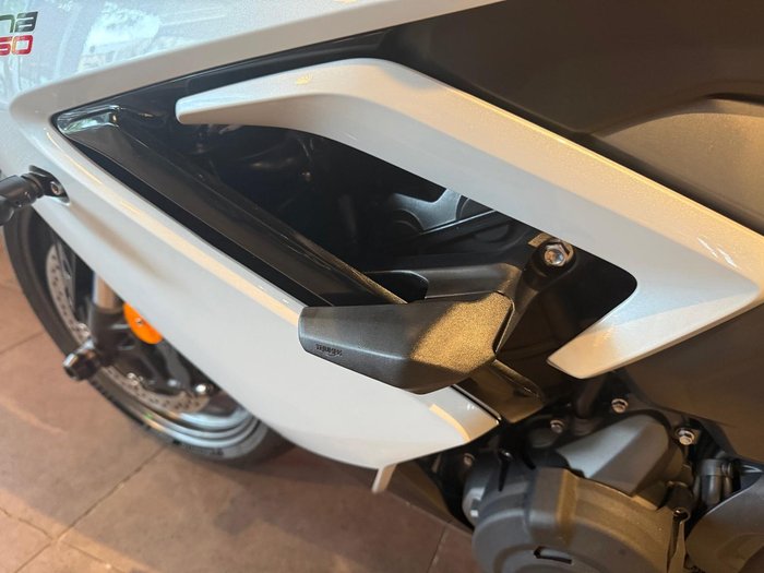 2024 Triumph Daytona 660 LAMS Daytona White