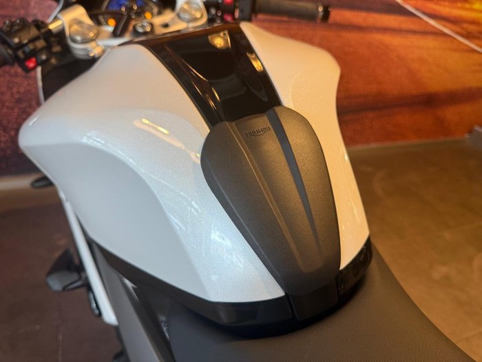 2024 Triumph Daytona 660 LAMS Daytona White