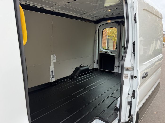 2023 Ford E-Transit 420L