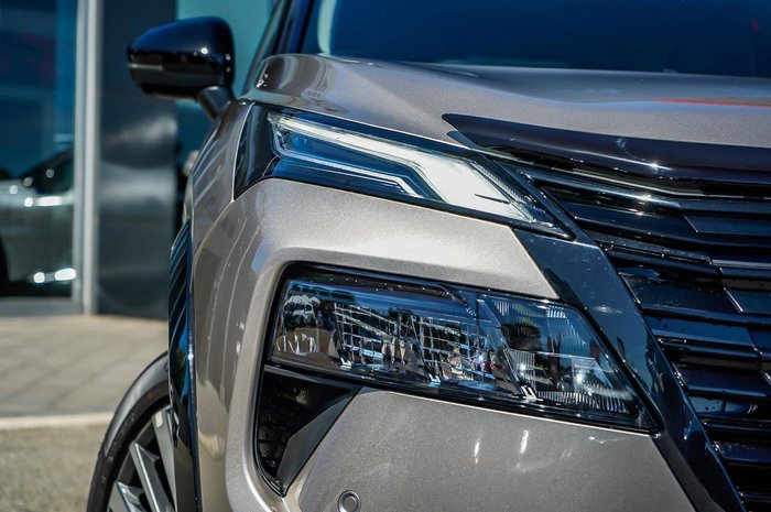 2026 Nissan X-TRAIL Ti-L e-POWER T33 MY26 Four Wheel Drive Champagne Silver/Black Roof