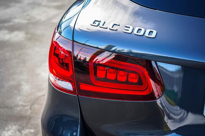 2021 Mercedes-Benz GLC-Class GLC300